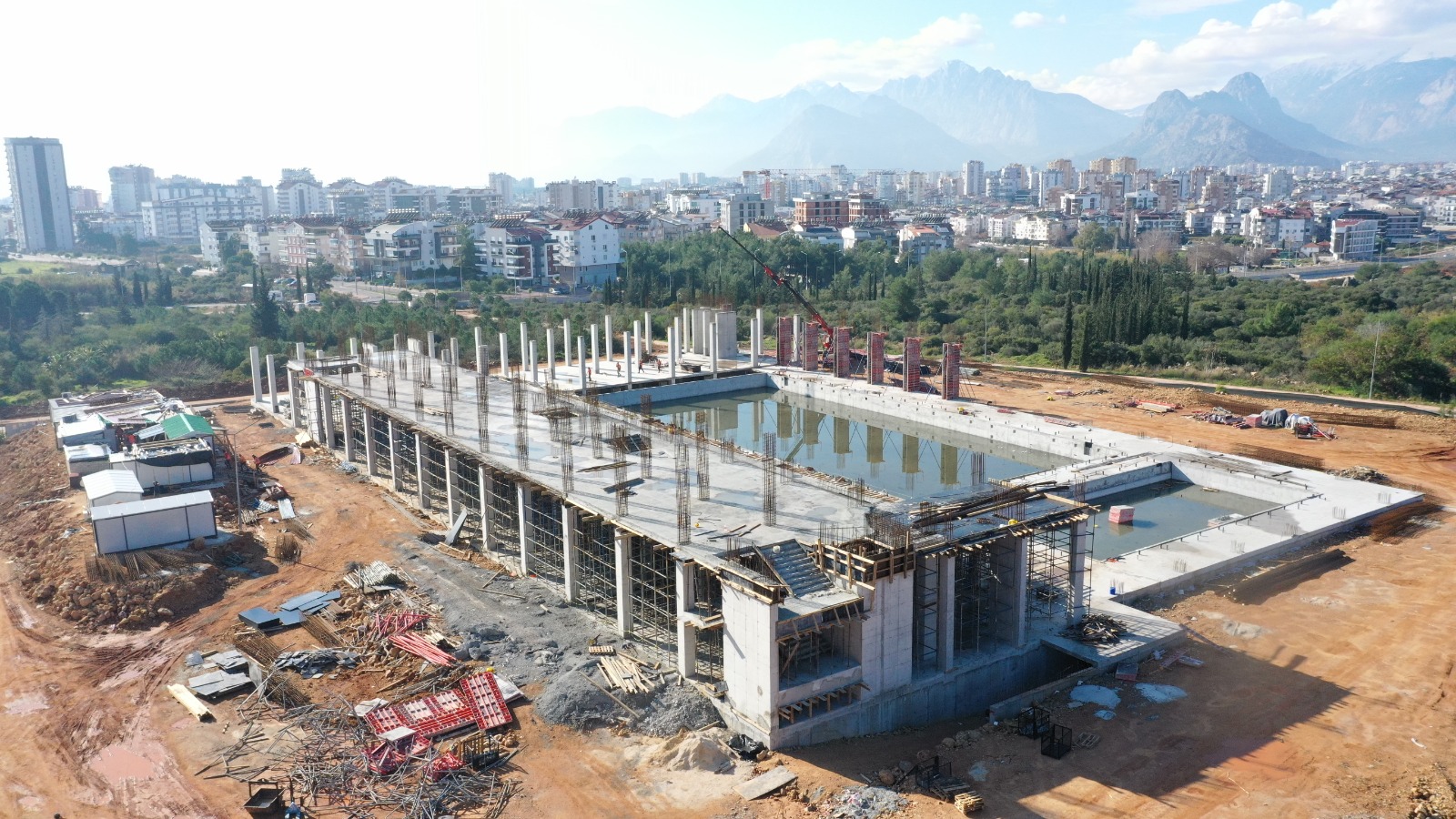 Antalya Akdeniz Üniversitesi Olimpik Yüzme Havuzu (Bin-a GRUP)